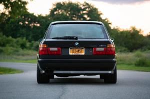 BMW M5 Touring 1992 года  (EU)